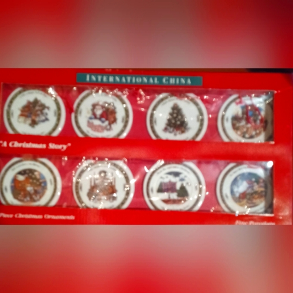 8 piece Christmas Ornaments